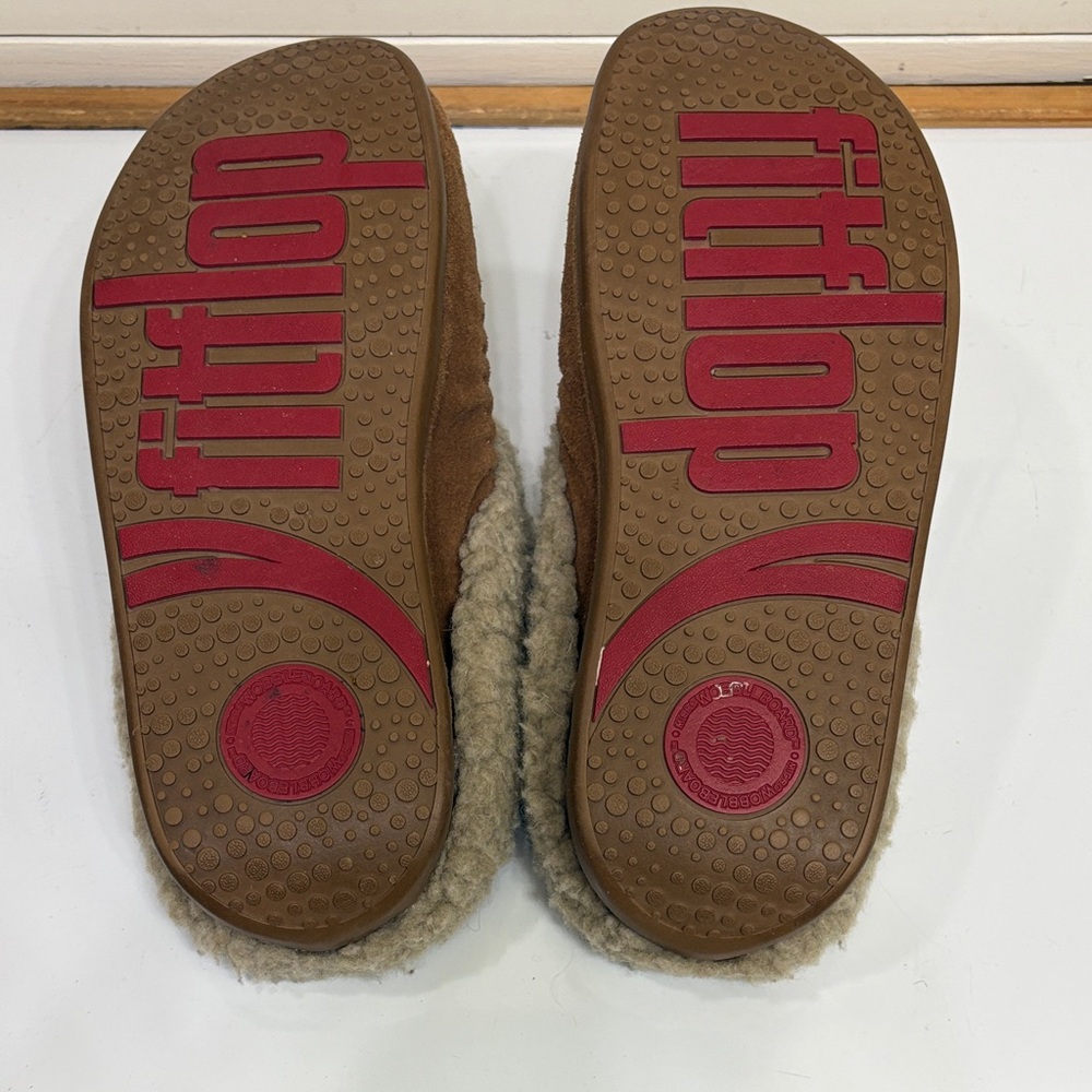 Fitflop The Cuddler Cozy Brown Suede Slippers with Faux Fur Lining - Picture 7 of 8